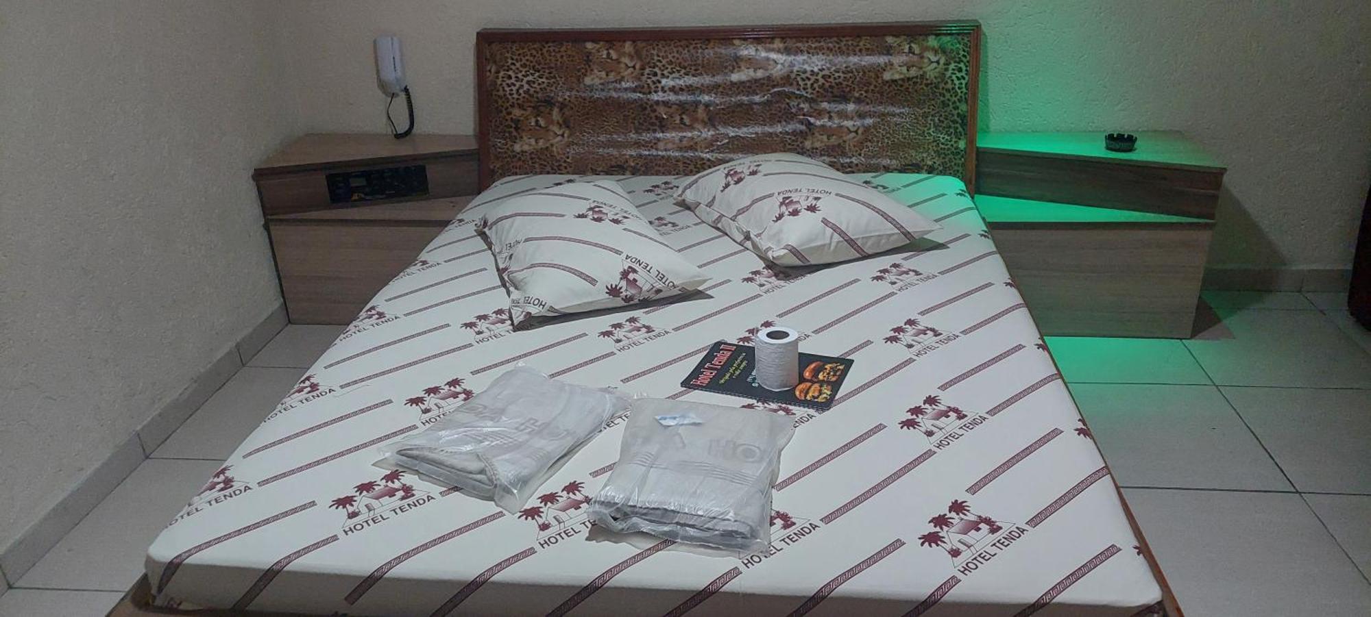 Hotel Tenda 2 瓜卢流斯 外观 照片